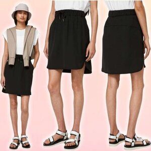 LULULEMON On The Fly Woven Skirt Sz 2 Black